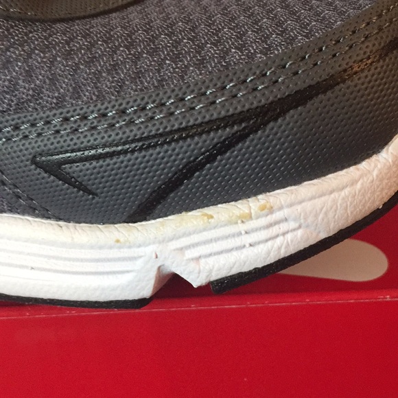 FILA Men’s Running Sneakers - Picture 6 of 7